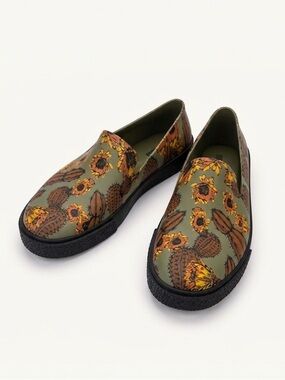 Melissa Ground III AD Cactus Green/Black Women’s Sneaker size 6